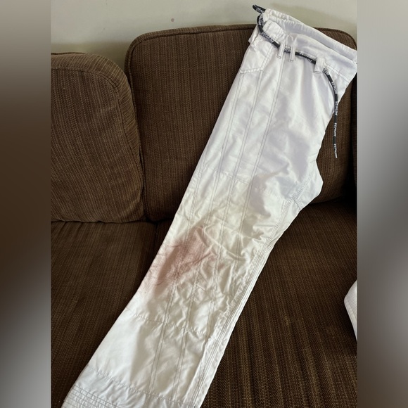 Venum Adult A4 Gi. White but with stains - Picture 2 of 10